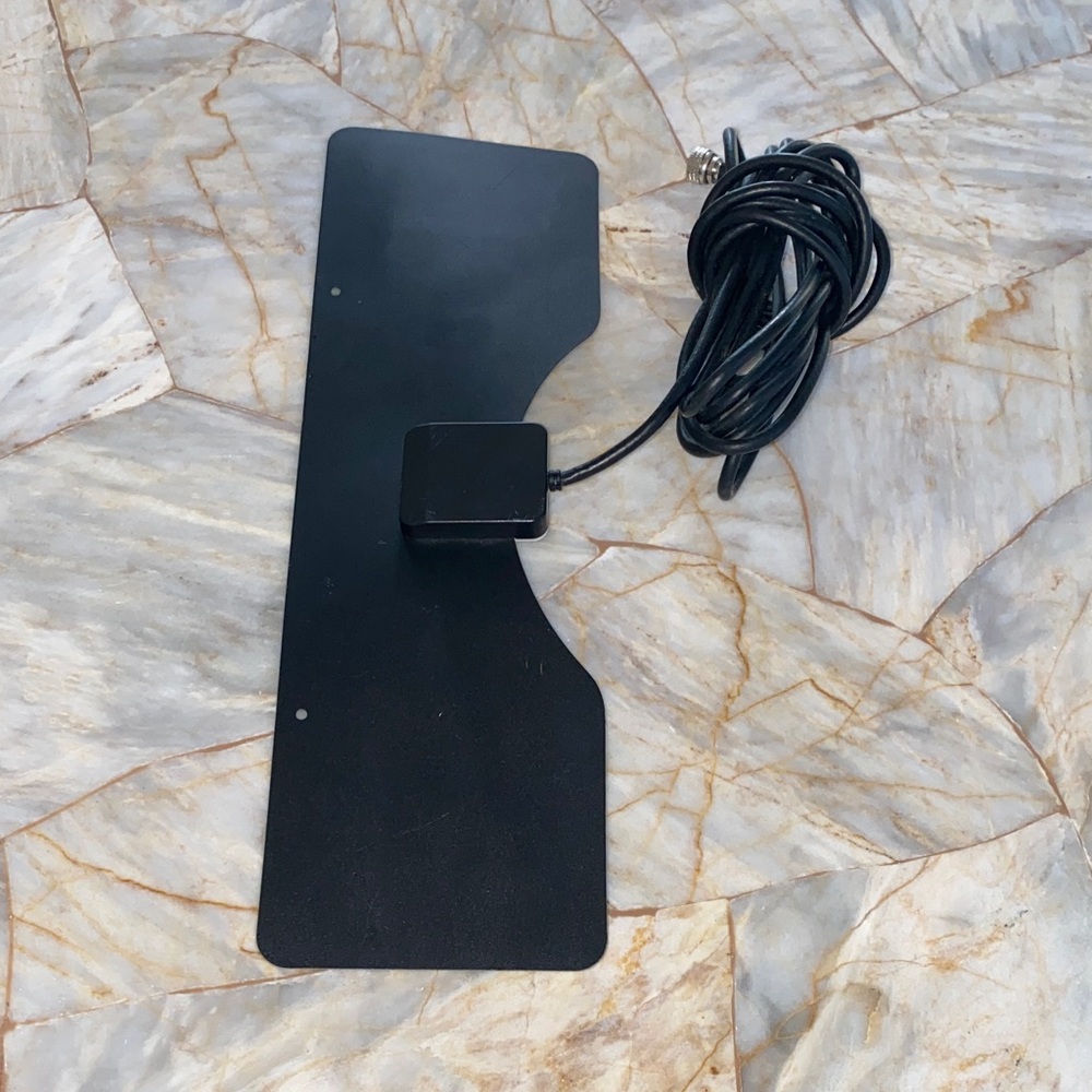 ONN Ultra-Thin Indoor Digital TV Antenna Black White ONA17CH001 Reversible